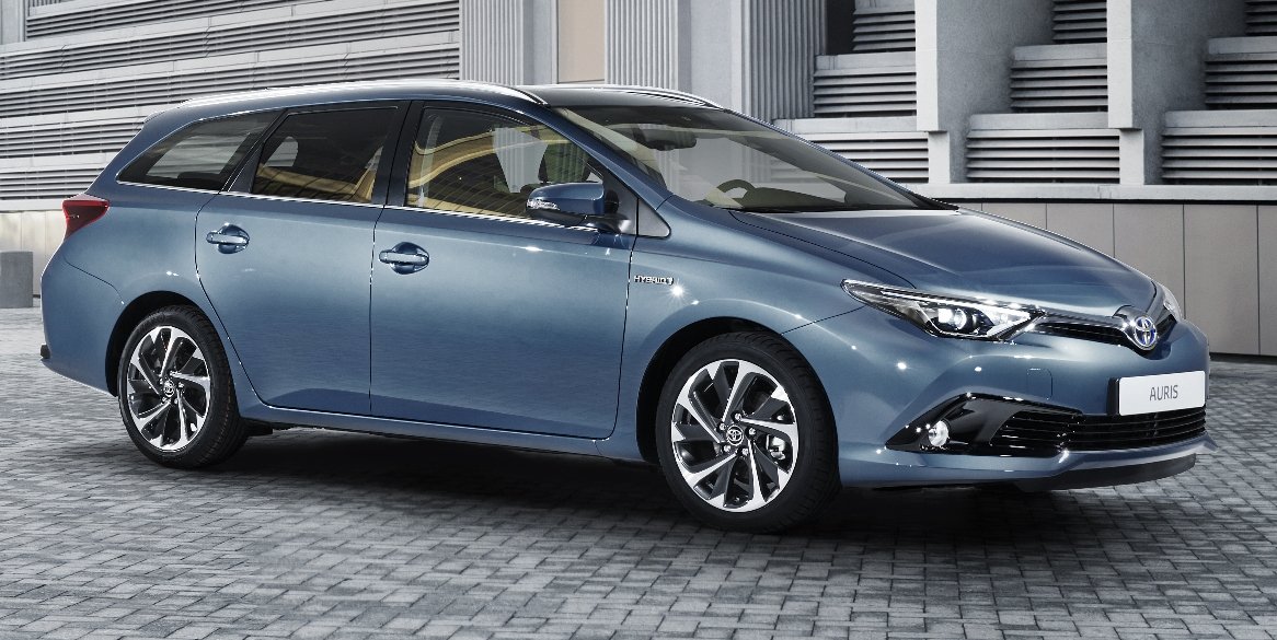 YEN� MAKYAJLI 2015 TOYOTA AUR�S RES�M GALER�S�